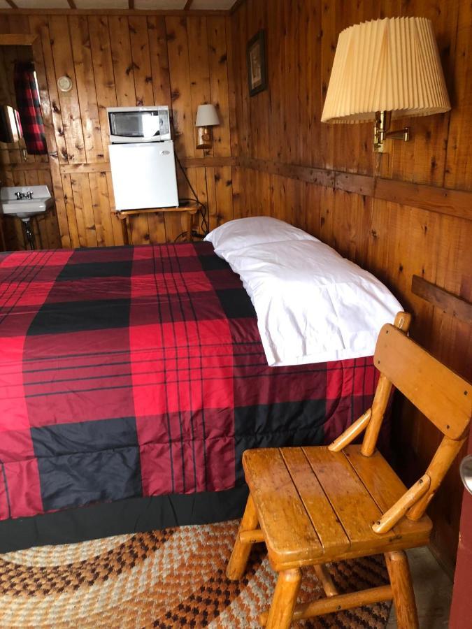 Firehouse Inn Saint Ignace Exteriör bild